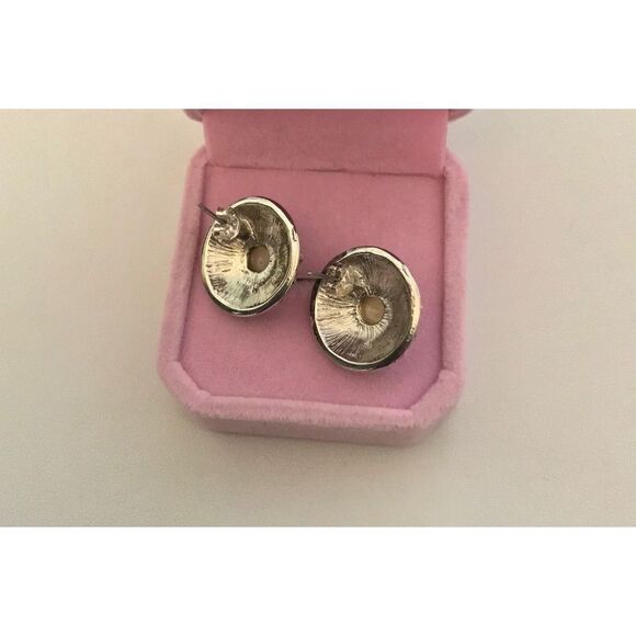 New~Elegant Two-Tone Bead Design Mabe Pearl Button Earrimgs - Picture 2 of 2